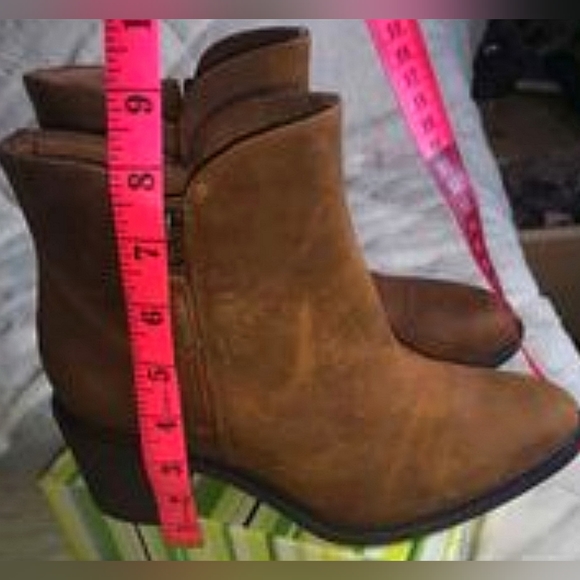 Clark boots. Size 8 - Picture 7 of 7
